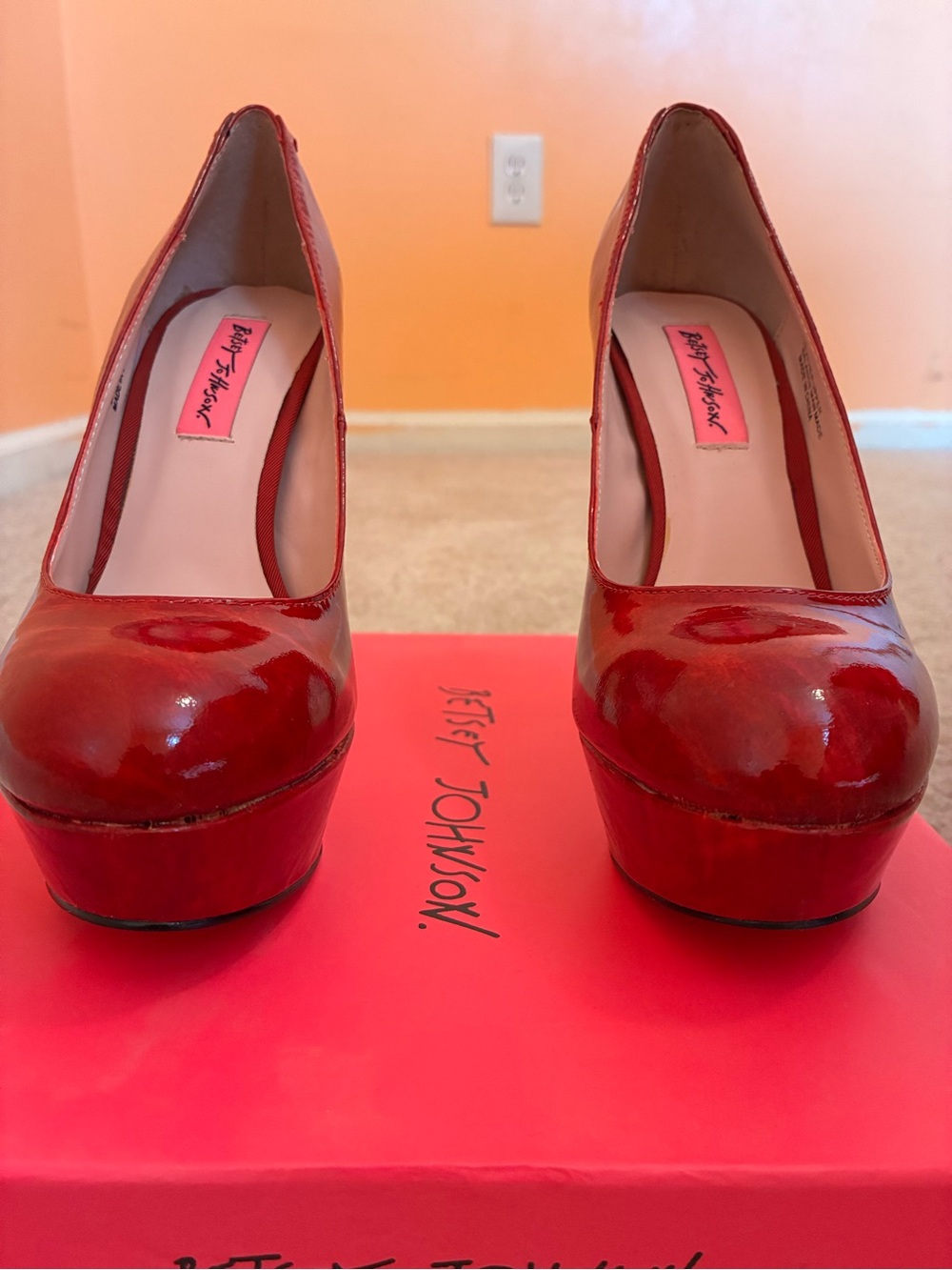 Betsy Johnson red Dita platform corset pumps s7 almost new worn 1x 👠👠 - Picture 7 of 11